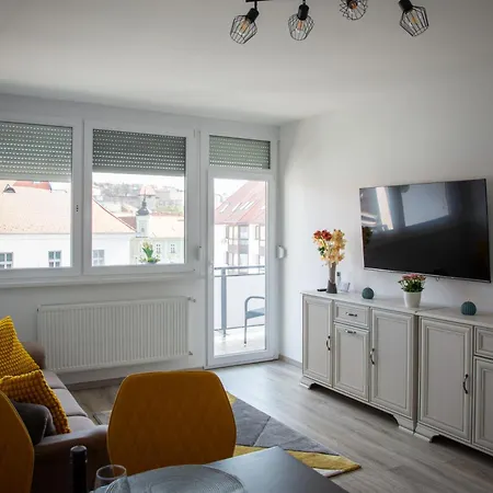 Castle View Appartamento Eger